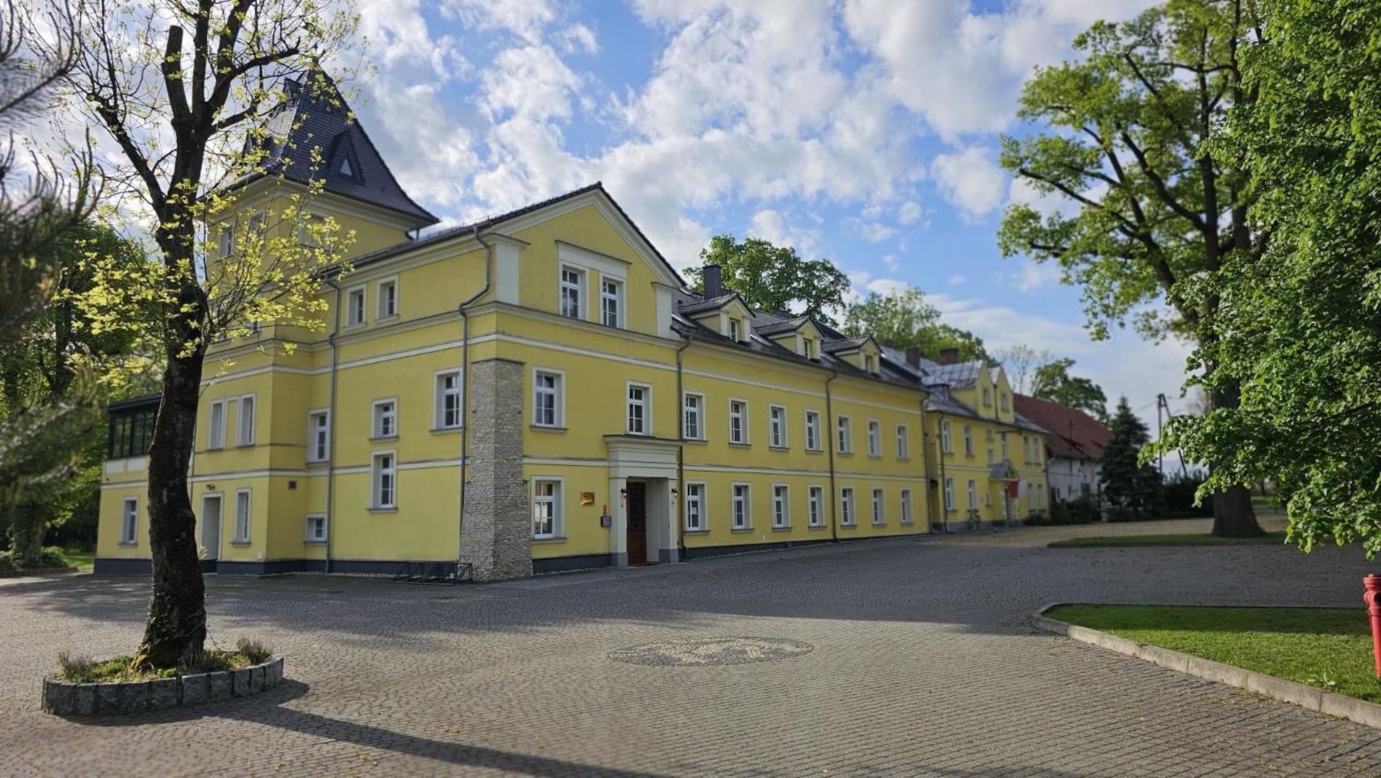 Palac Lucja Bb Zakrzow  Екстер'єр фото